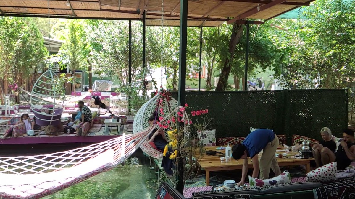 Saklıkent Cihan'ın Yeri Alkolsüz Aile Restoranı & Vitamin Bar-2