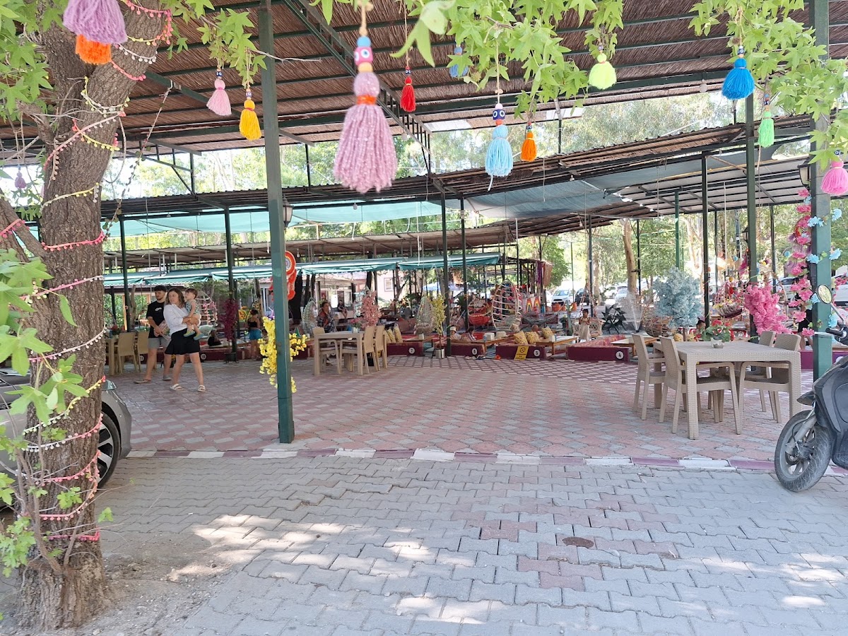 Saklıkent Cihan'ın Yeri Alkolsüz Aile Restoranı & Vitamin Bar-4