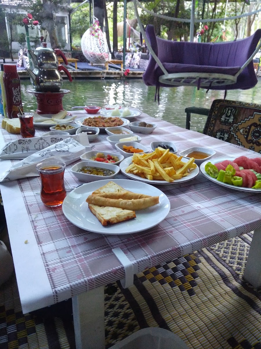 Saklıkent Cihan'ın Yeri Alkolsüz Aile Restoranı & Vitamin Bar-5